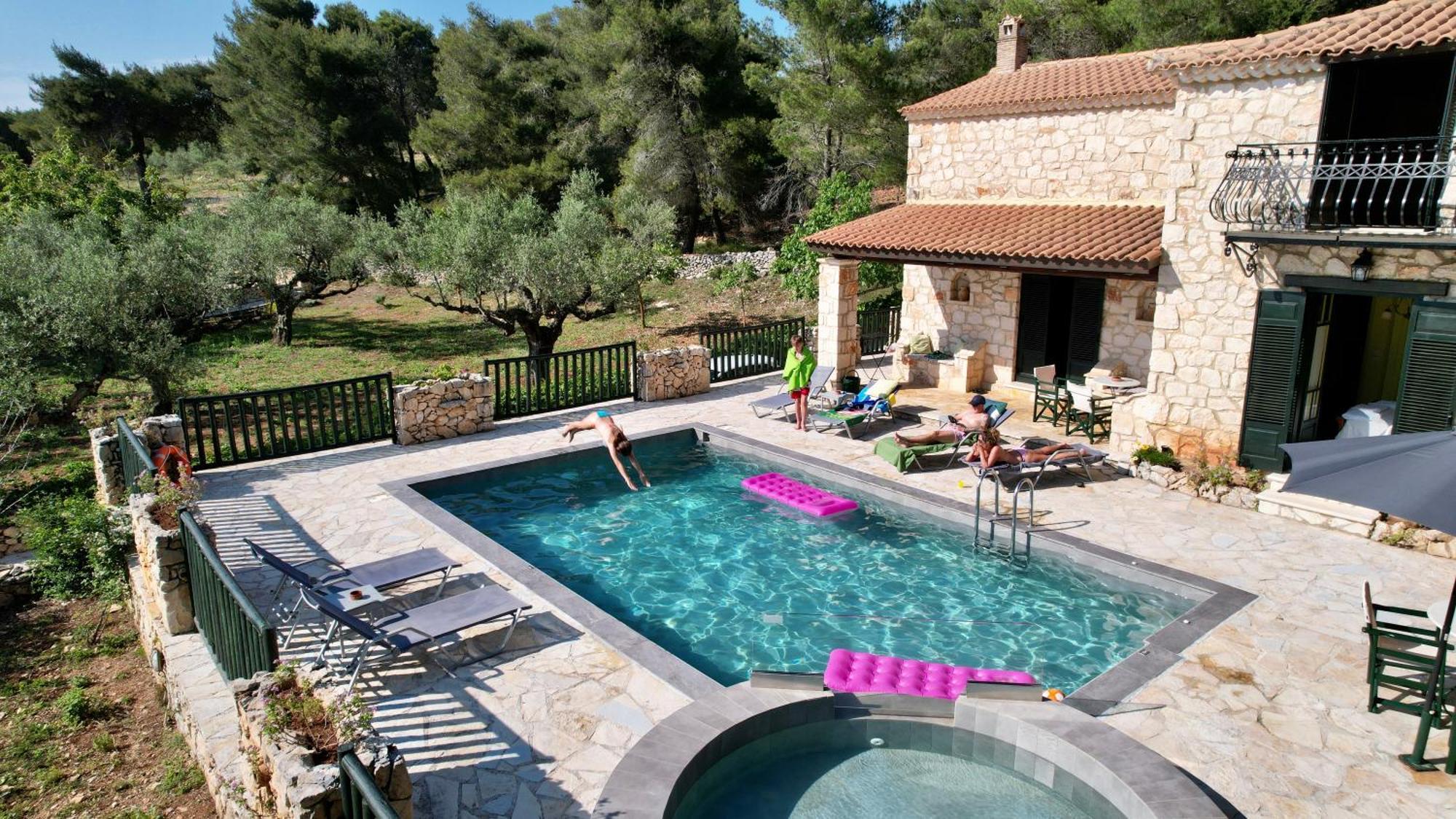 Aresti Mountain Resort Agios Leon エクステリア 写真