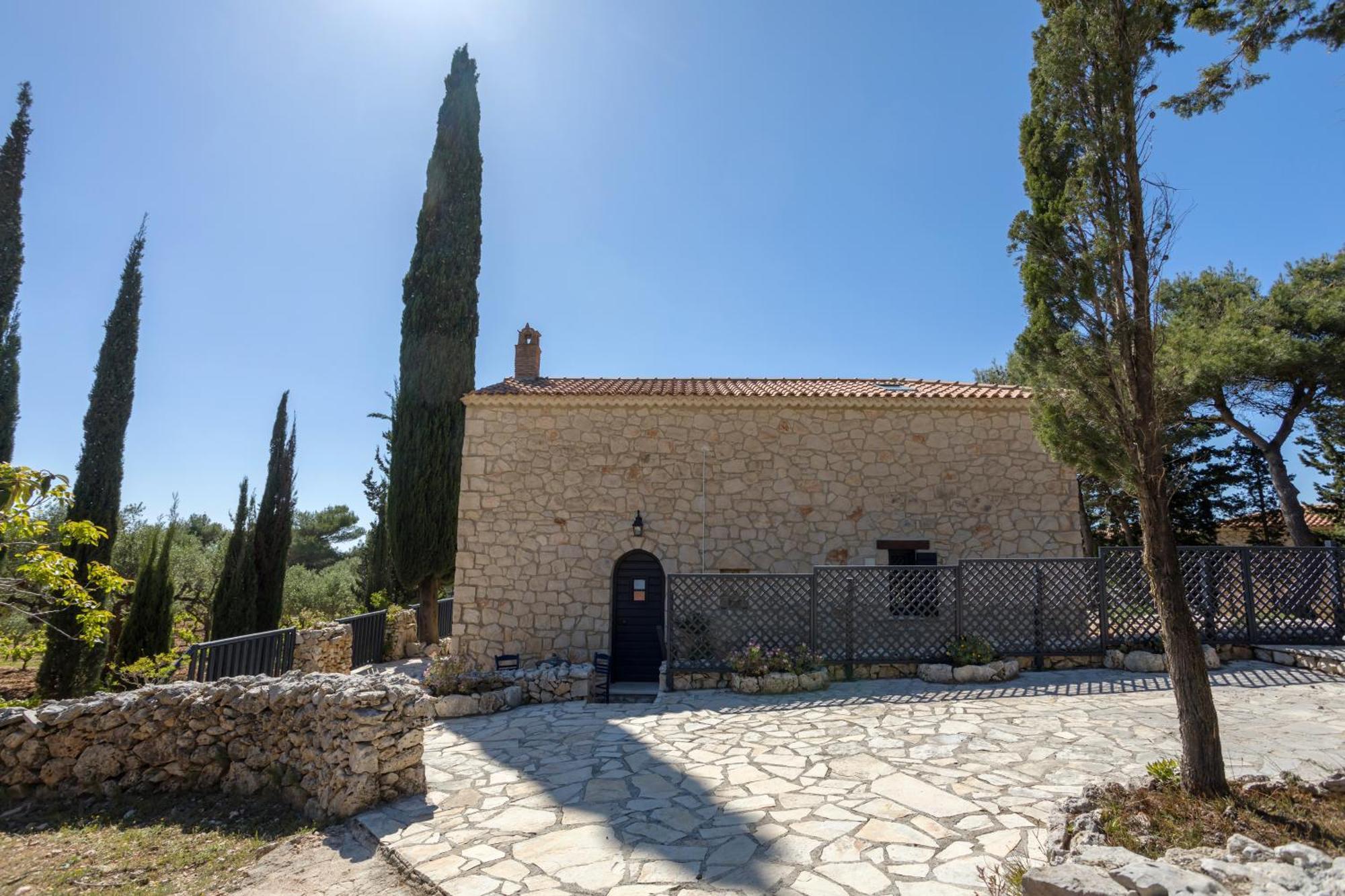 Aresti Mountain Resort Agios Leon エクステリア 写真