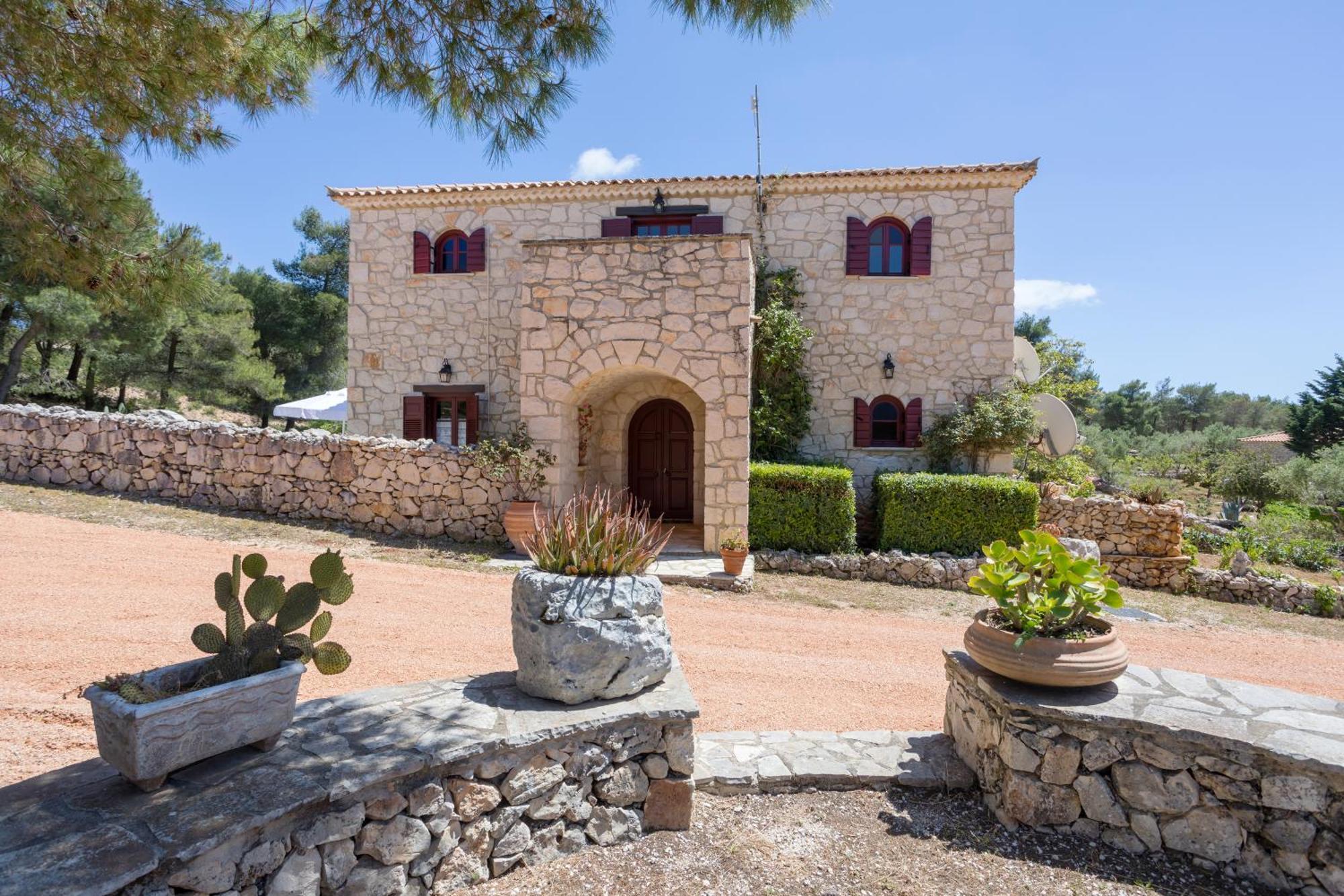 Aresti Mountain Resort Agios Leon エクステリア 写真