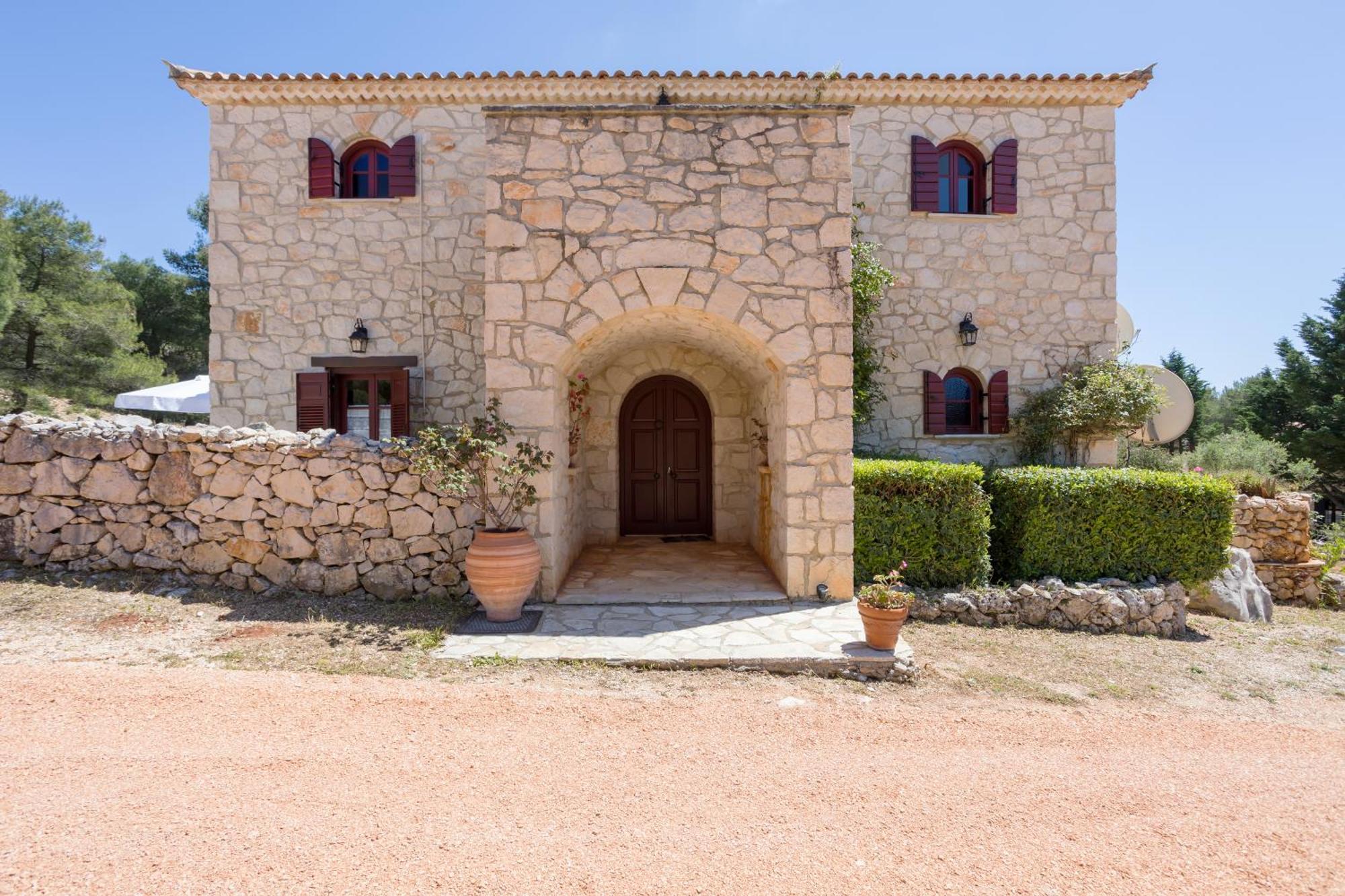 Aresti Mountain Resort Agios Leon エクステリア 写真