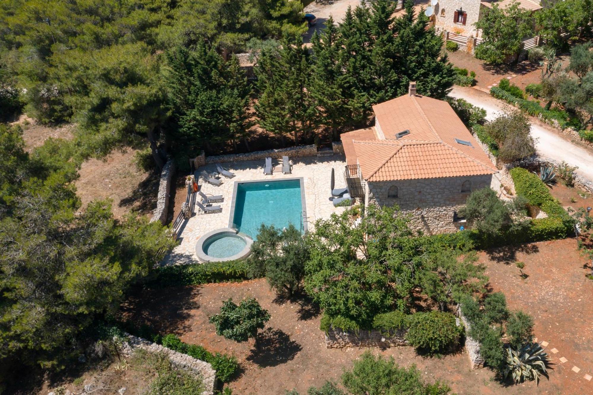 Aresti Mountain Resort Agios Leon エクステリア 写真
