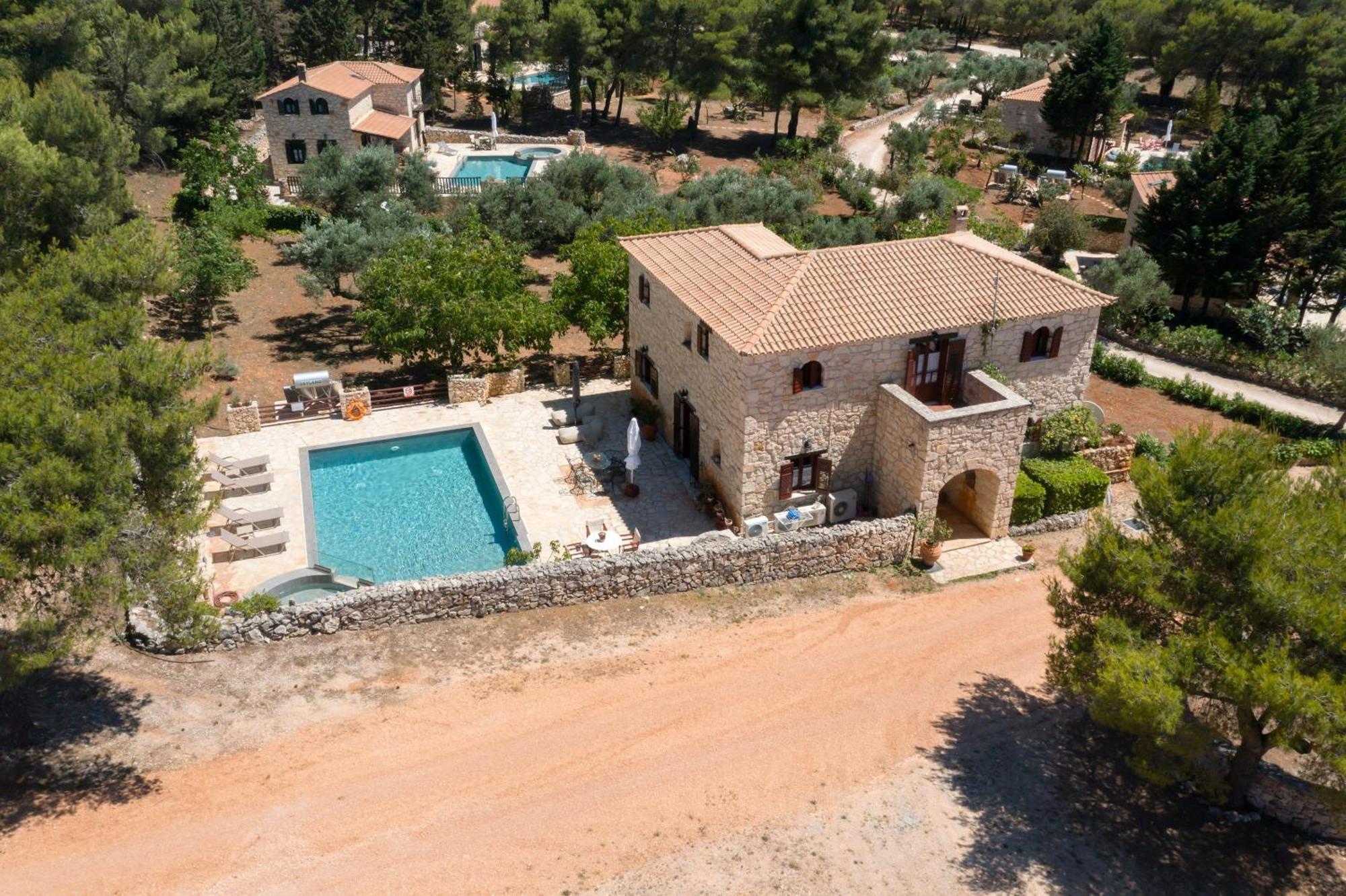 Aresti Mountain Resort Agios Leon エクステリア 写真