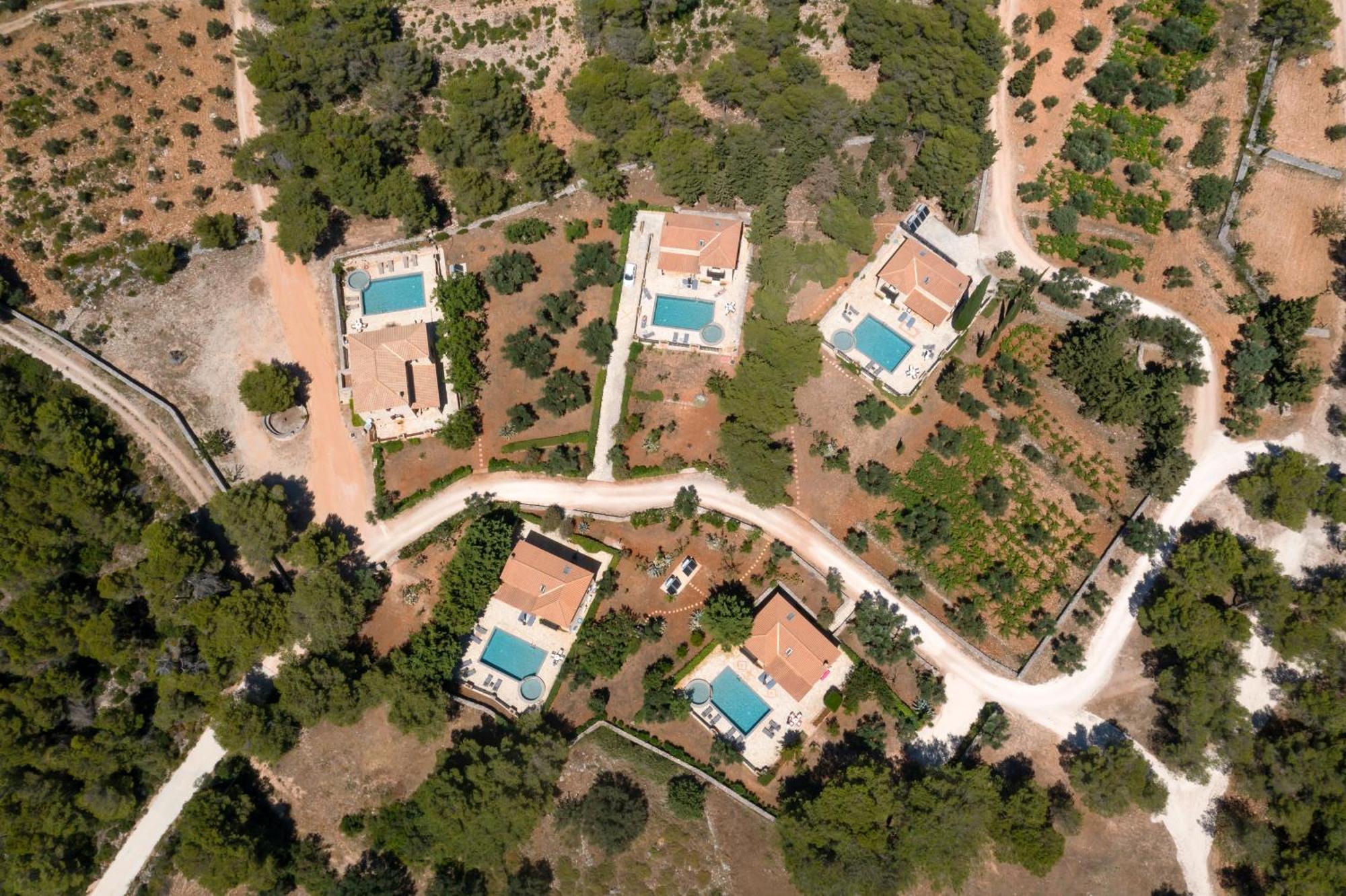 Aresti Mountain Resort Agios Leon エクステリア 写真