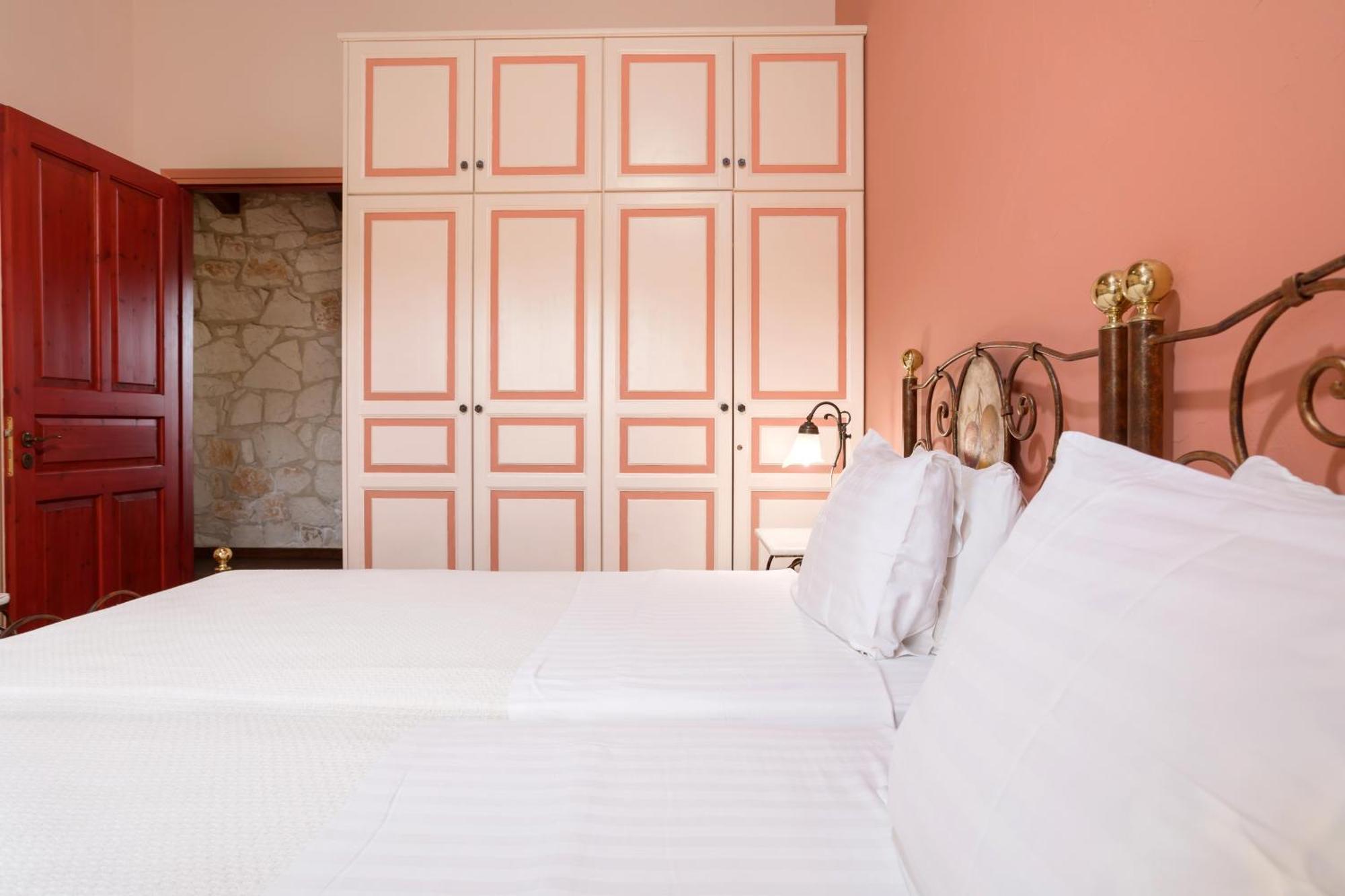 Aresti Mountain Resort Agios Leon エクステリア 写真