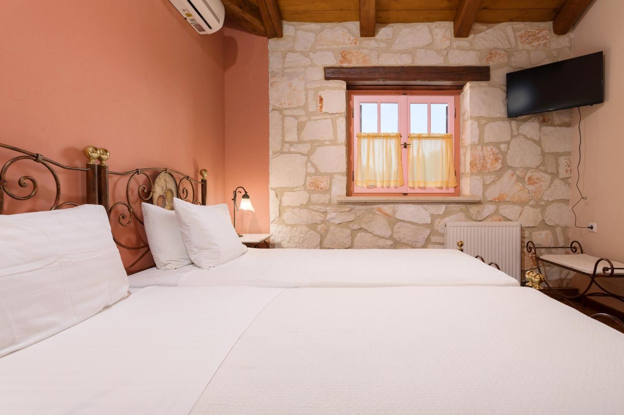 Aresti Mountain Resort Agios Leon エクステリア 写真