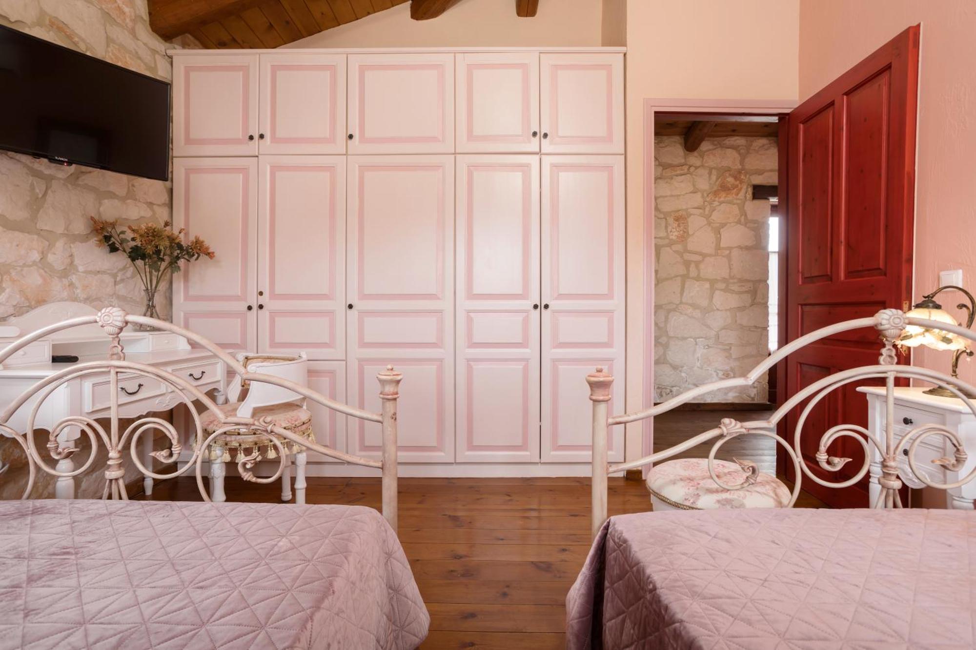Aresti Mountain Resort Agios Leon エクステリア 写真